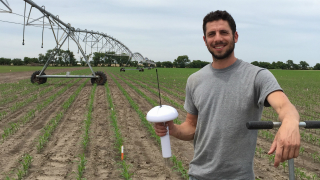 Illustration for article titled Soil Sensors Can Cut Farms’ Water Use By a Quarter During Drought
